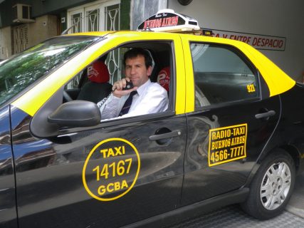 pedir taxi en magan